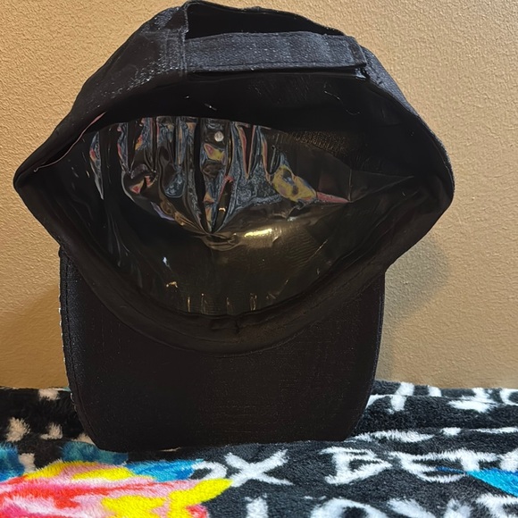 NWT Juicy Couture Black Cap with Rhinestones & Faux Pearls - Picture 8 of 10